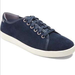 Vionic Brinley sneakers size 11 in Navy